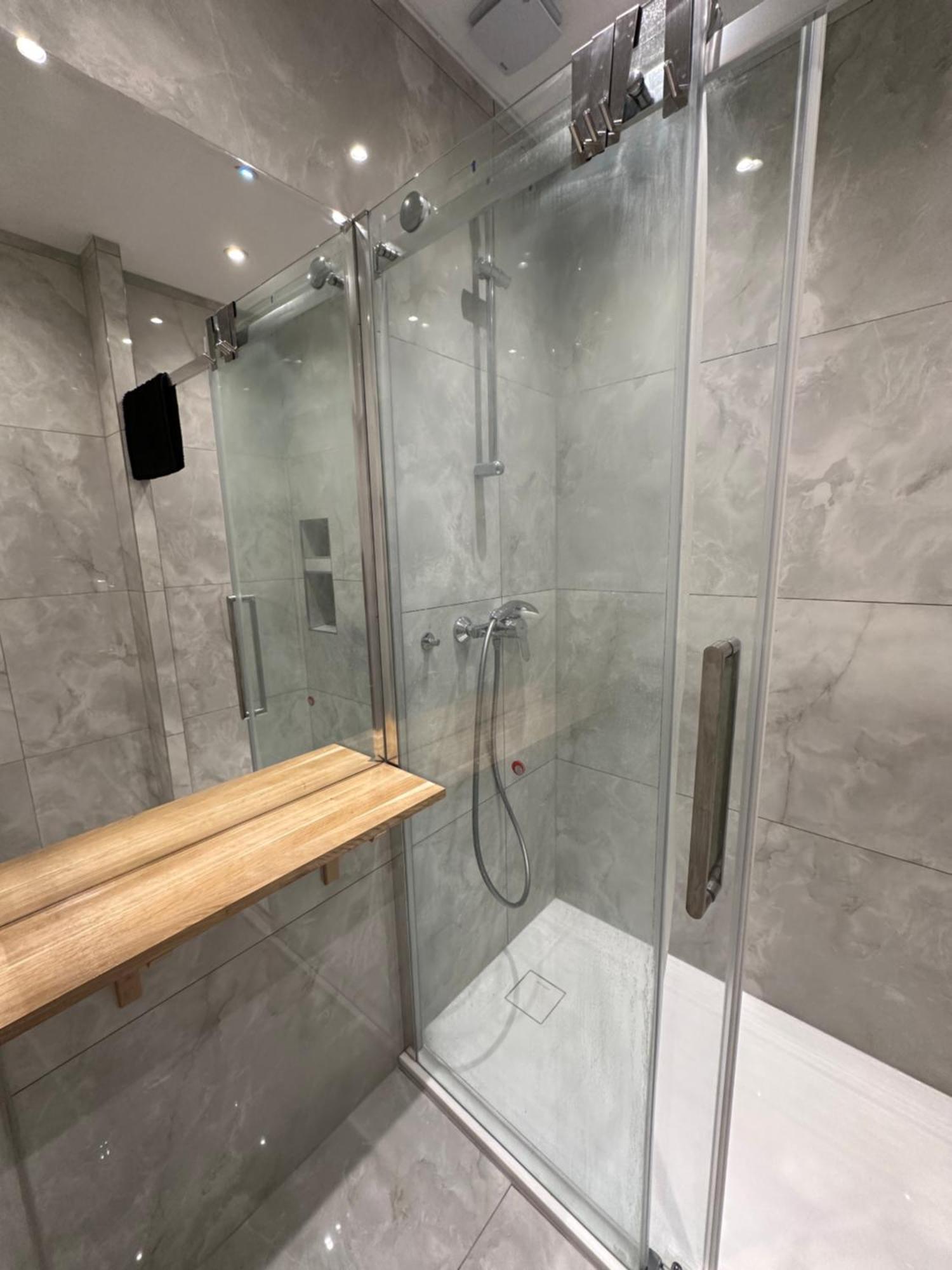 Karlin Oasis 2-Bedroom Apartment Praha Bagian luar foto