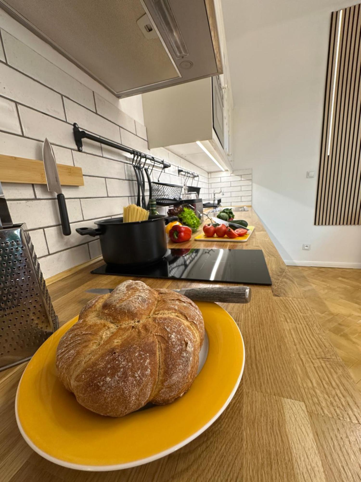 Karlin Oasis 2-Bedroom Apartment Praha Bagian luar foto