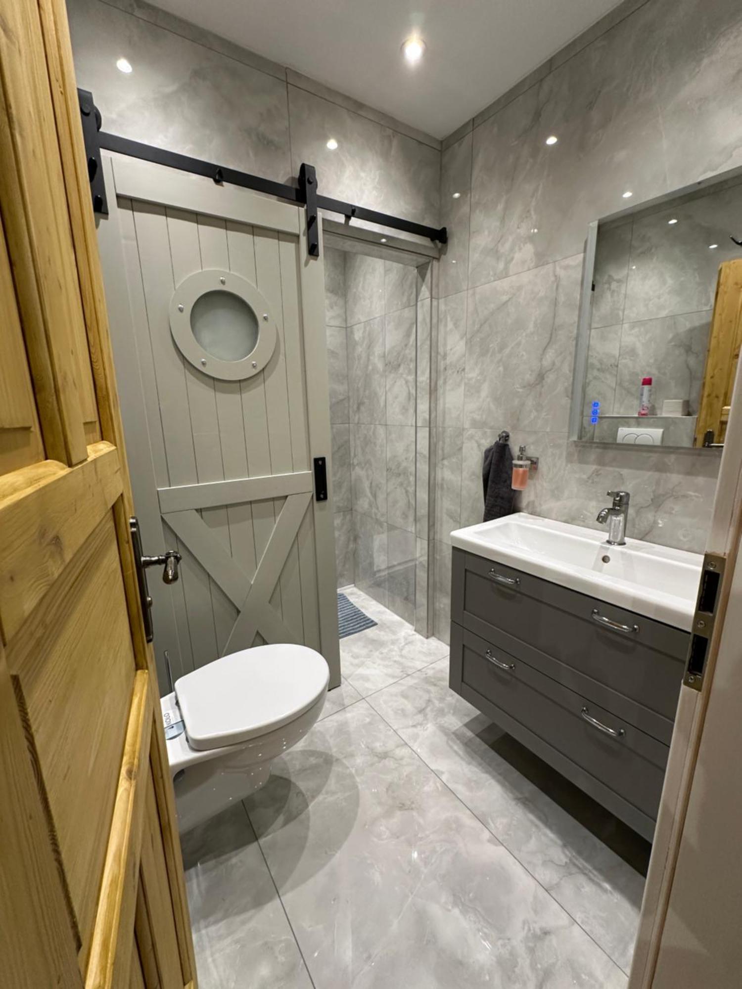 Karlin Oasis 2-Bedroom Apartment Praha Bagian luar foto