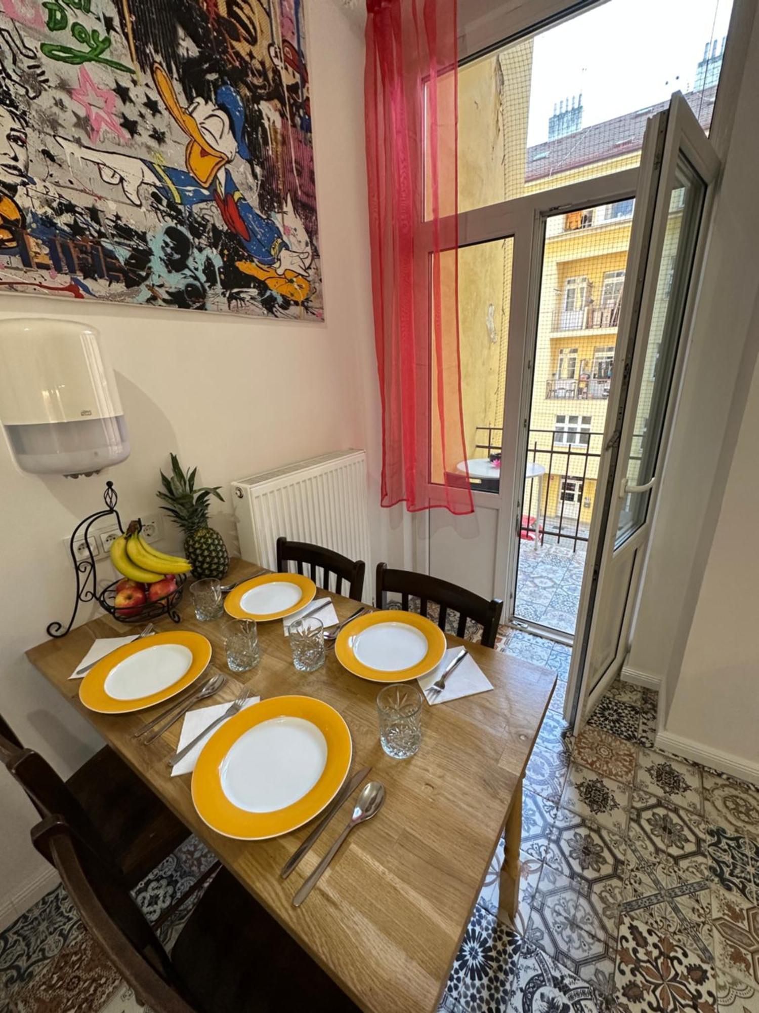 Karlin Oasis 2-Bedroom Apartment Praha Bagian luar foto