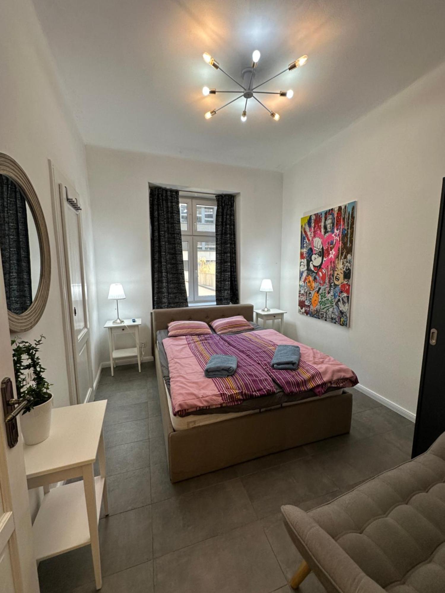 Karlin Oasis 2-Bedroom Apartment Praha Bagian luar foto
