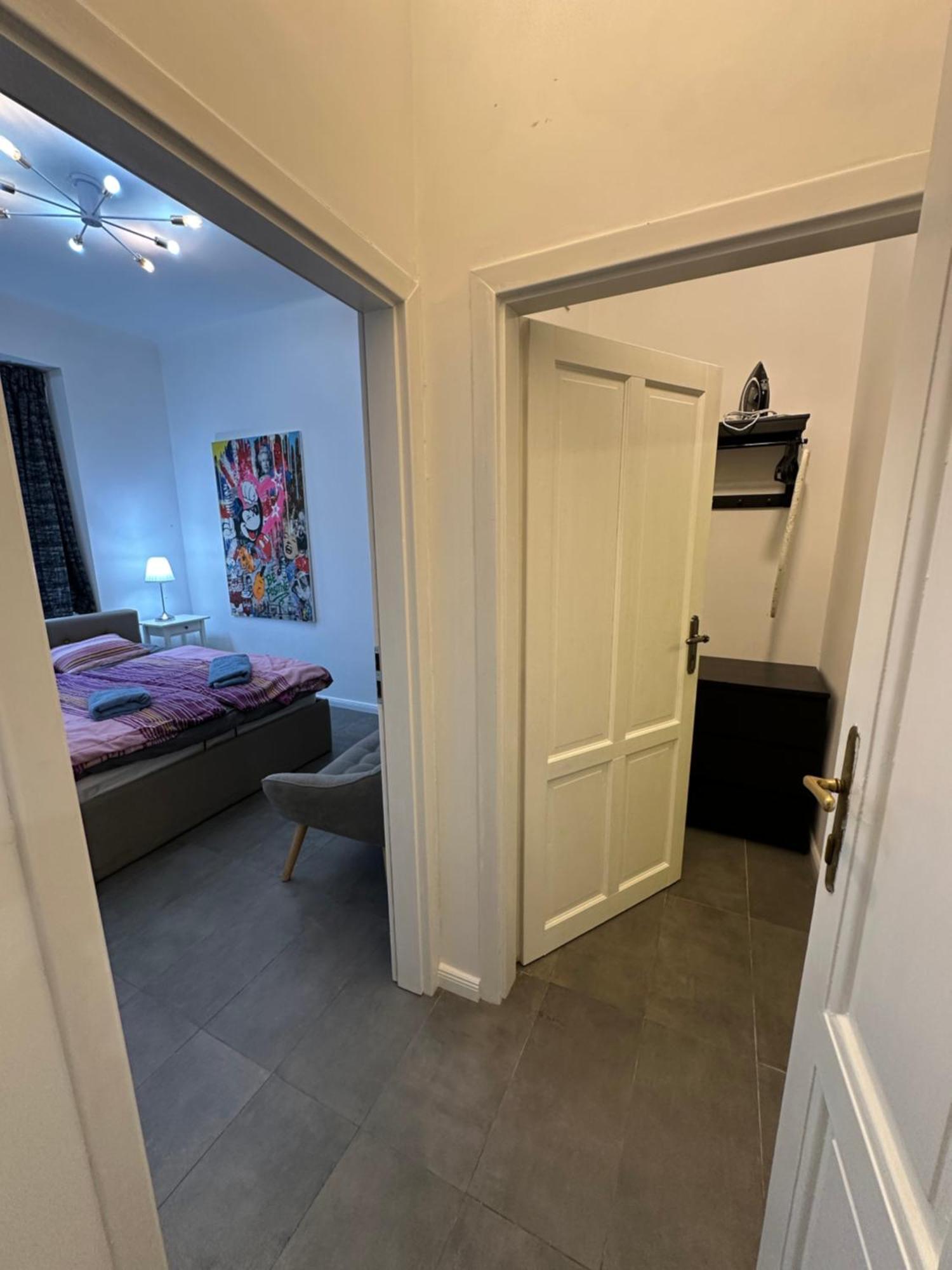 Karlin Oasis 2-Bedroom Apartment Praha Bagian luar foto