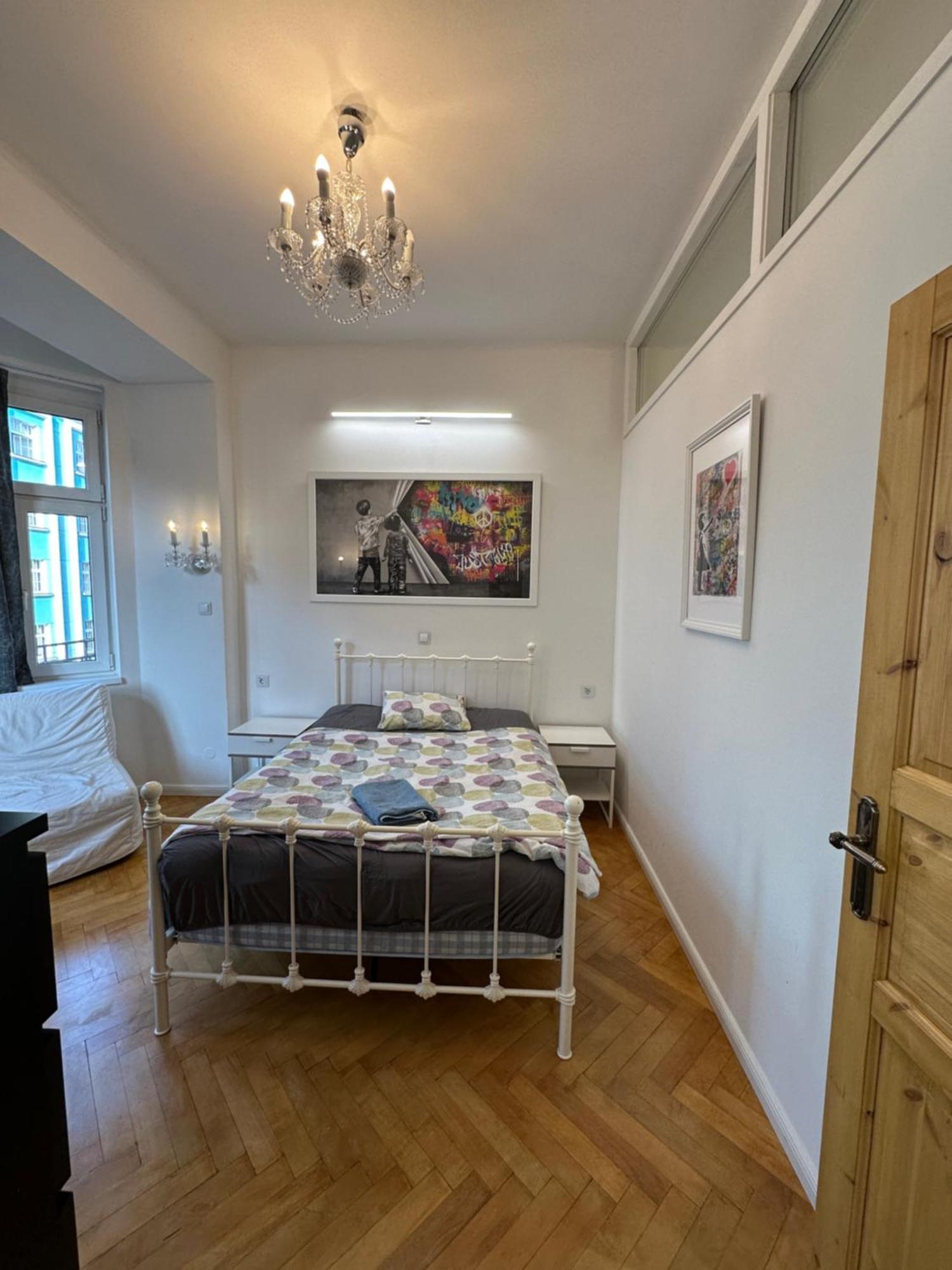 Karlin Oasis 2-Bedroom Apartment Praha Bagian luar foto