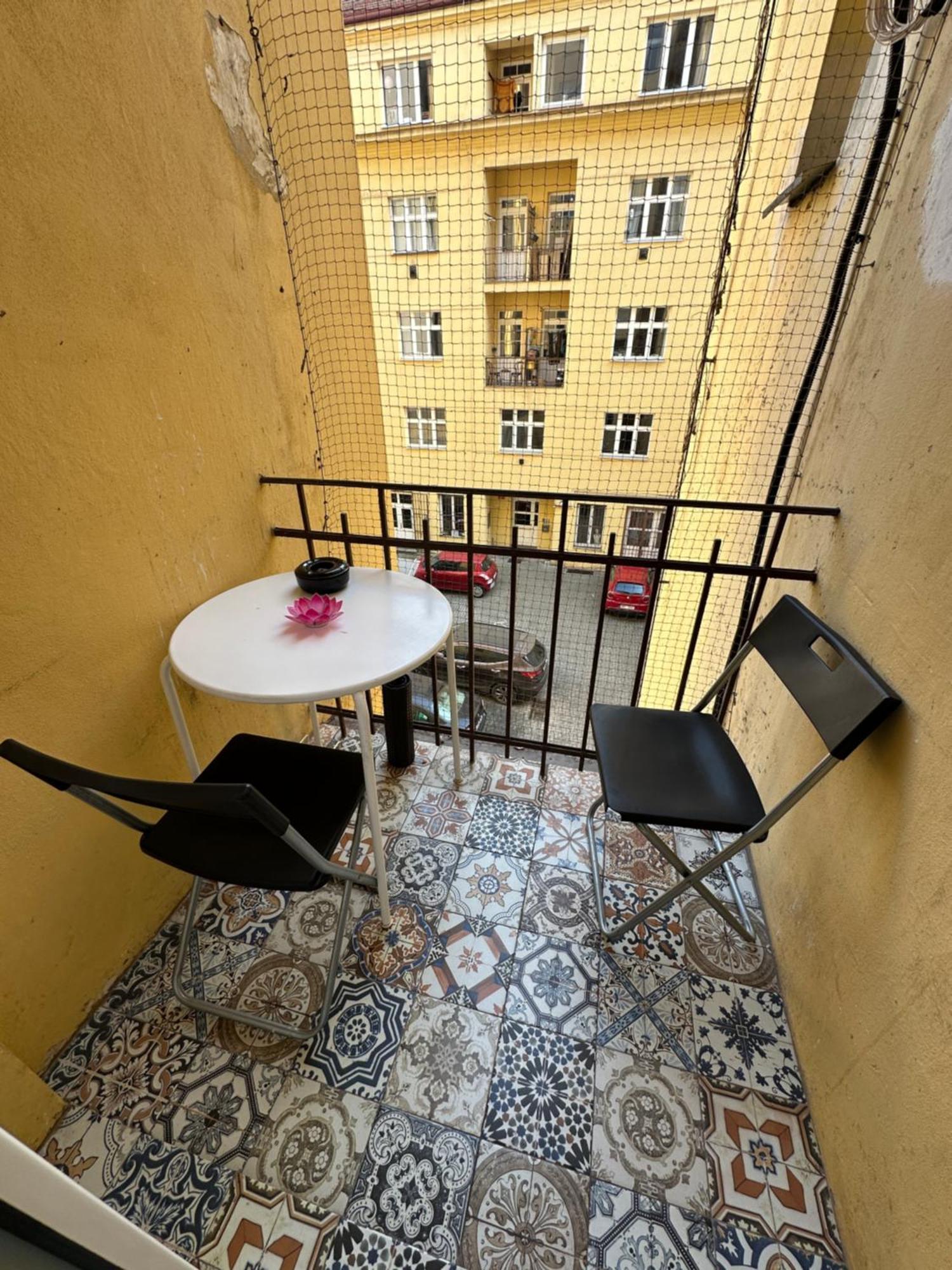 Karlin Oasis 2-Bedroom Apartment Praha Bagian luar foto