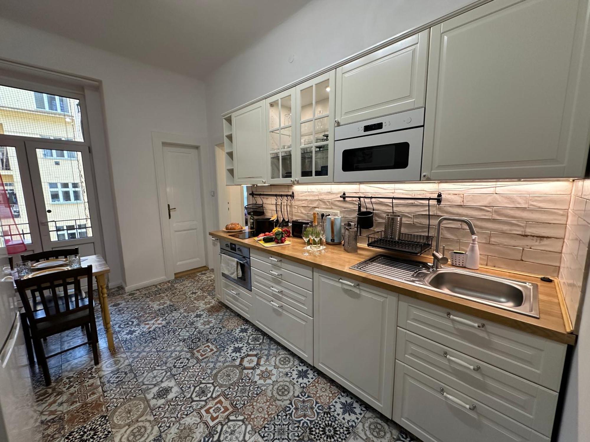 Karlin Oasis 2-Bedroom Apartment Praha Bagian luar foto